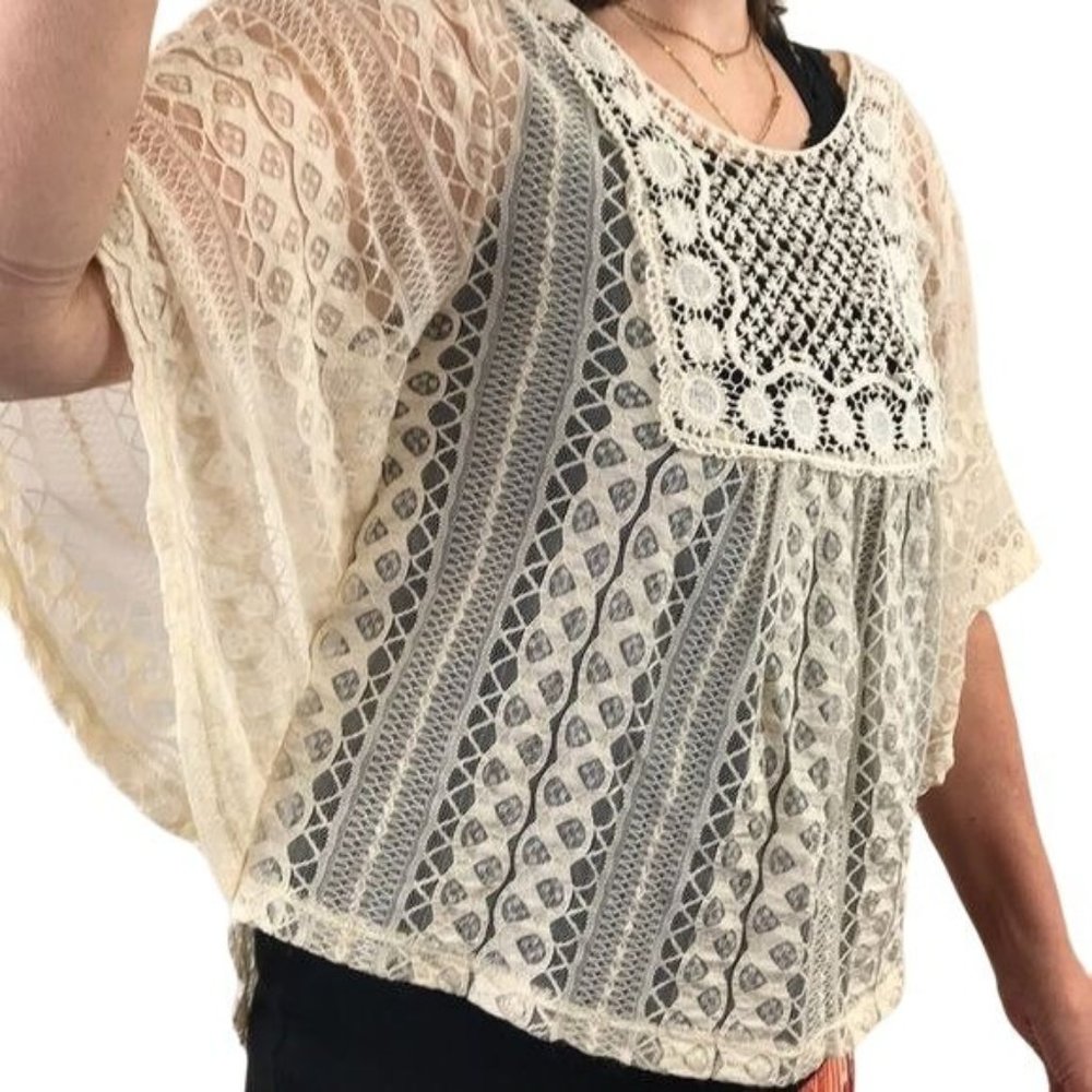 Maurices Womens Cream Lace Overlay Dolman Kimono Sleeve Blouse Size S - Picture 1 of 7
